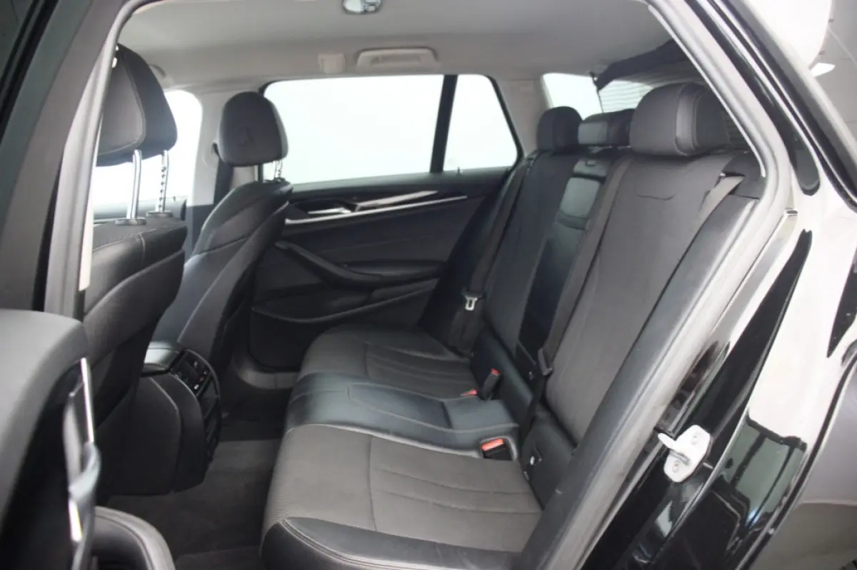 530i SportLine Executive Automaat - Leer, Stoelverw. Xenon