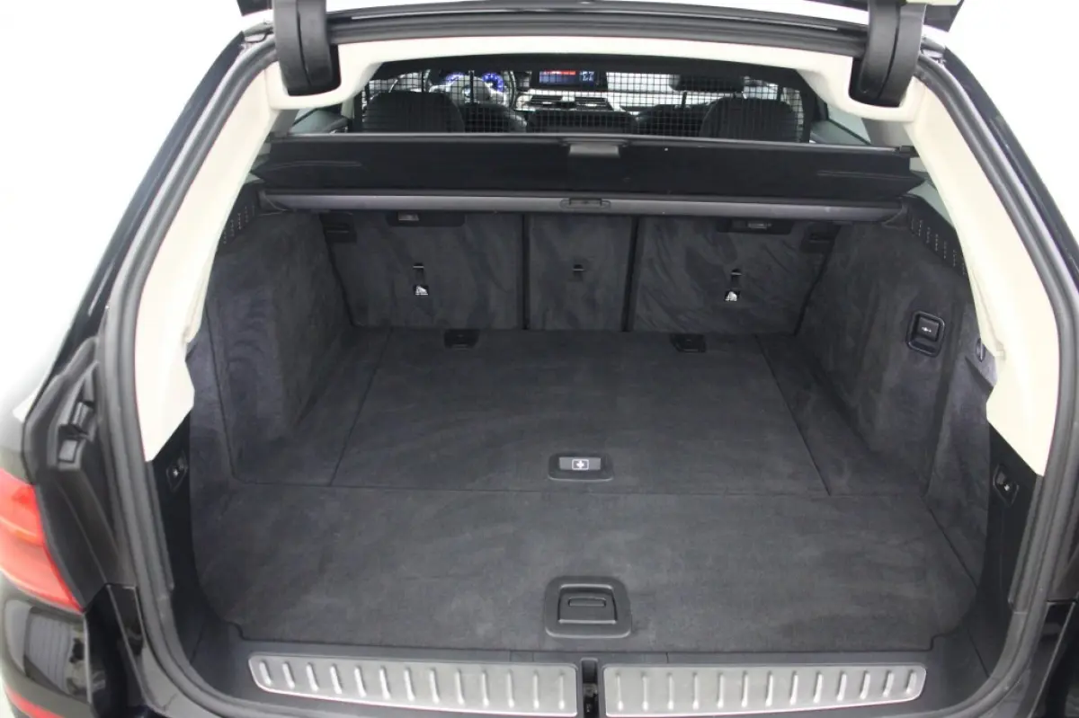 530i SportLine Executive Automaat - Leer, Stoelverw. Xenon