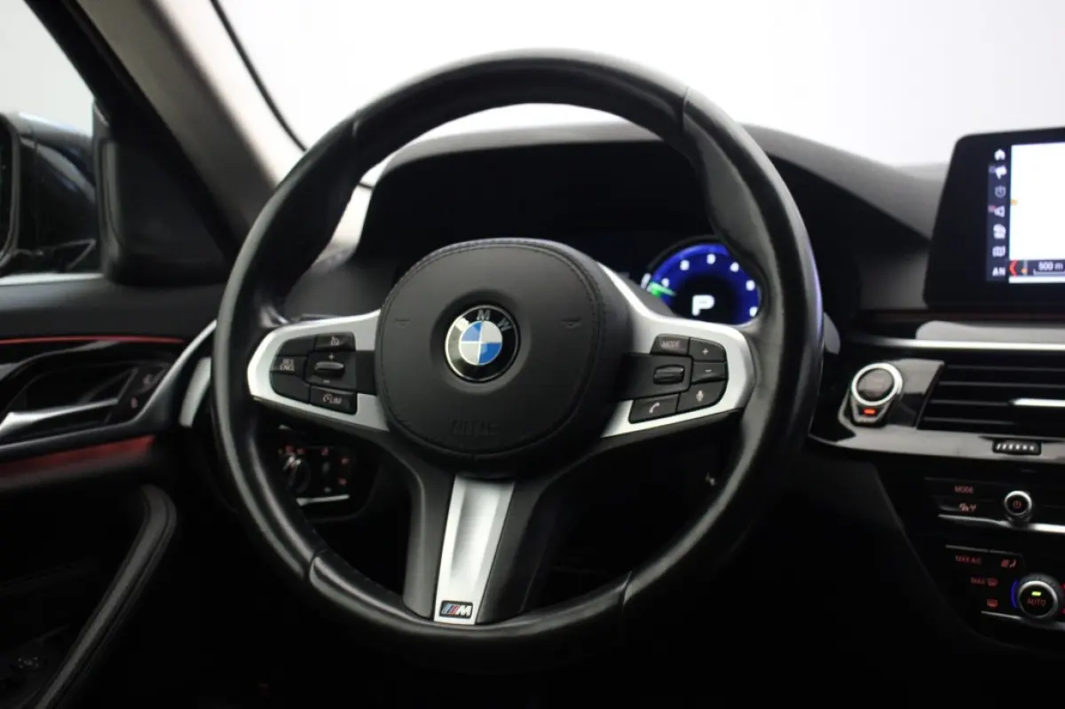 530i SportLine Executive Automaat - Leer, Stoelverw. Xenon
