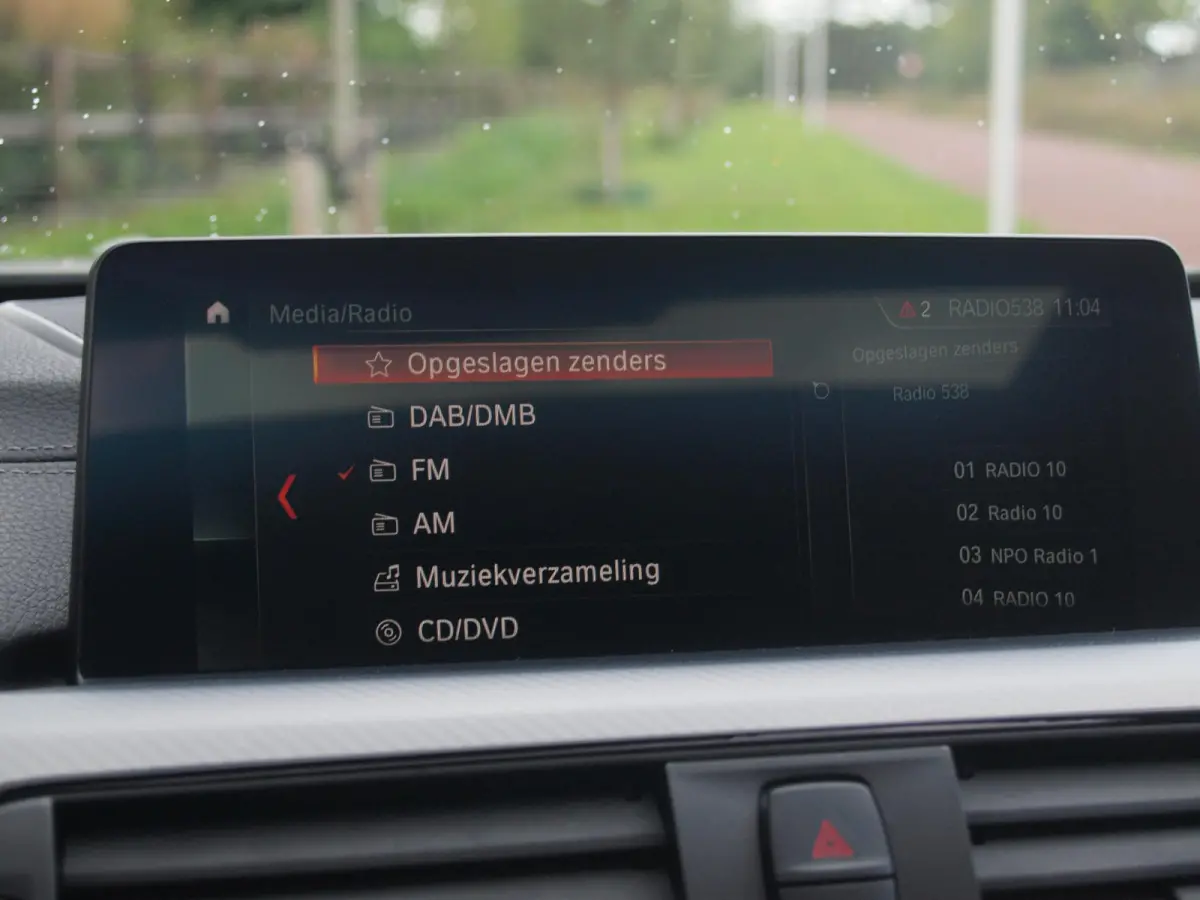 420i High Executive | M-Pakket | Panoramadak | Trekhaak | NL-Auto |
