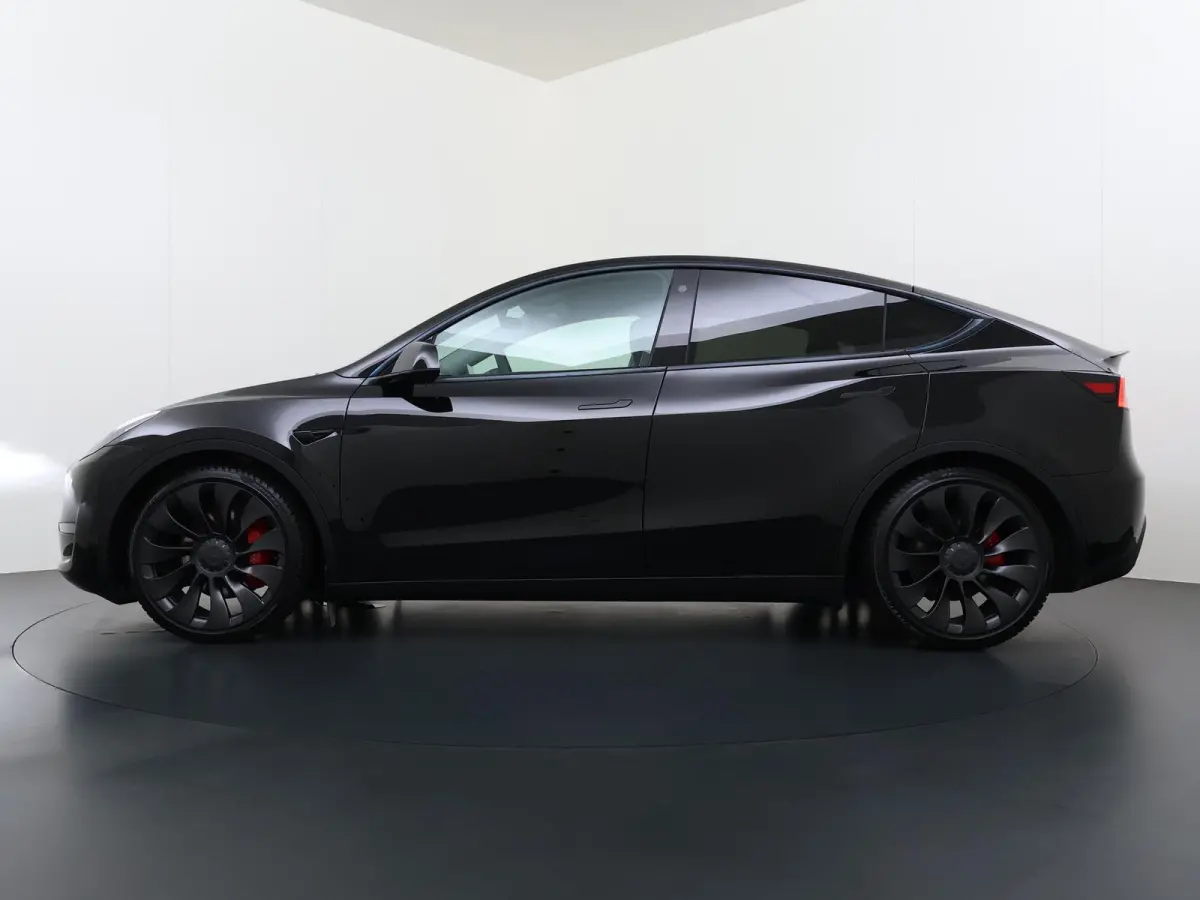 Performance AWD 75 kWh VAN:43.900,- VOOR:39.877,- UW HERFSTVOORDEEL:4.023,- SOH 95% | AFN. TREKHAAK | 21 INCH TURBINE VELGEN| TESLA FABRIEKSGARANTIE T/M 01-2027 of 80.000KM!| RESTERENDE FABR