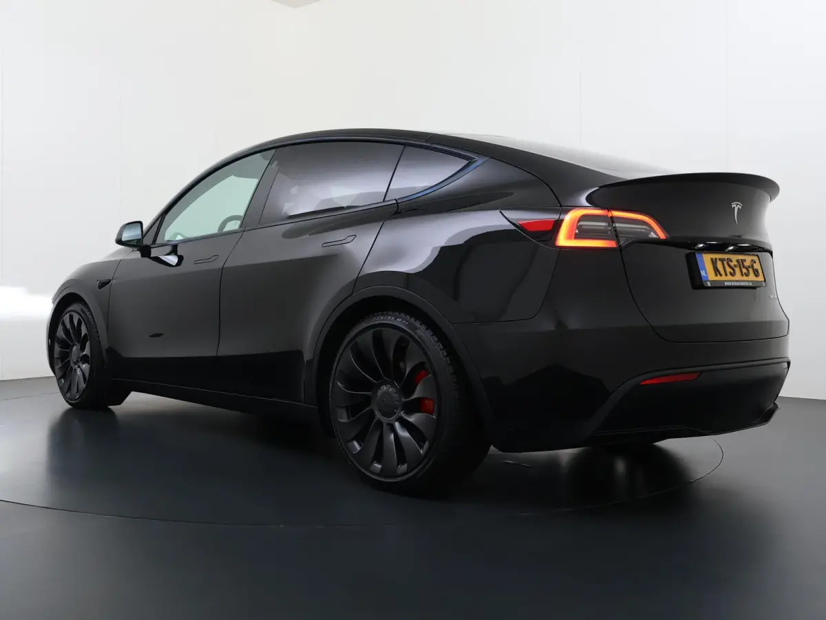 Performance AWD 75 kWh VAN:43.900,- VOOR:39.877,- UW HERFSTVOORDEEL:4.023,- SOH 95% | AFN. TREKHAAK | 21 INCH TURBINE VELGEN| TESLA FABRIEKSGARANTIE T/M 01-2027 of 80.000KM!| RESTERENDE FABR