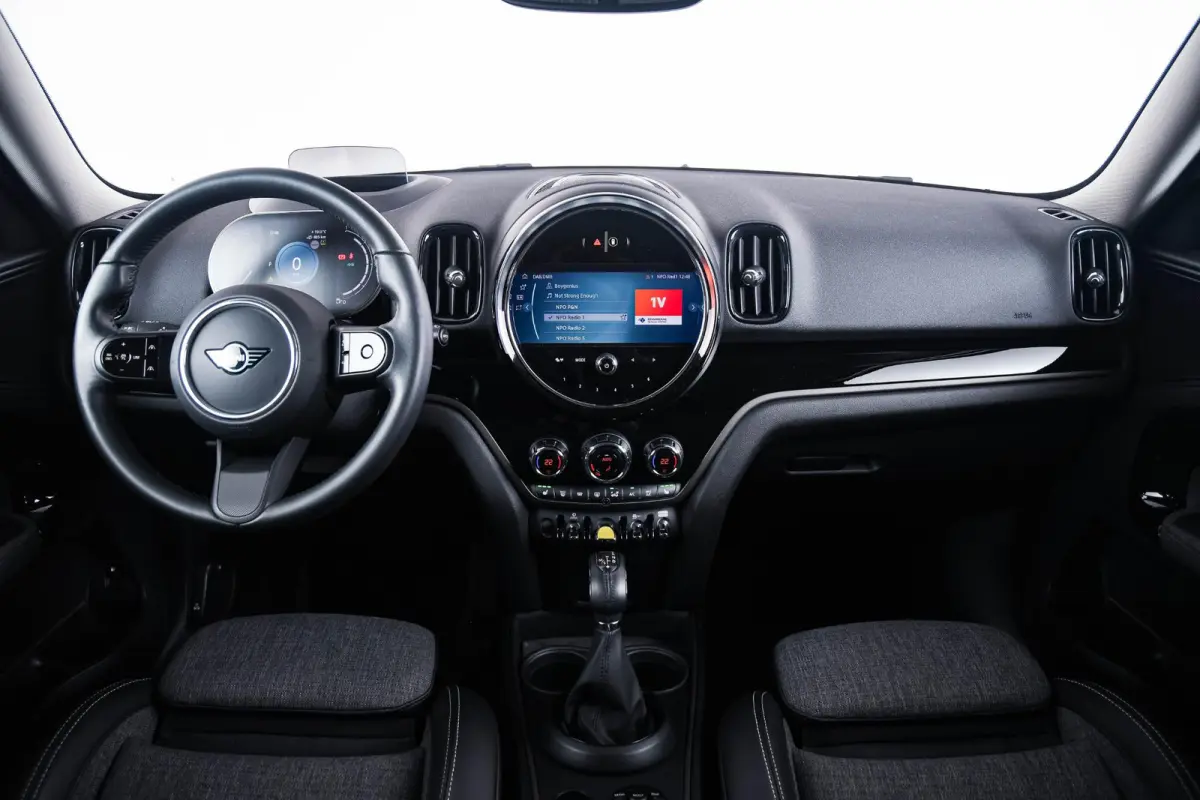 Cooper ALL4 Active Cruise Control - Head up - Elektrisch verstelbare/verwarmde stoelen - Getinte Ruiten - Comfort acces - Elektrisch inklapbare buitenspiegels - Driving Assistant -