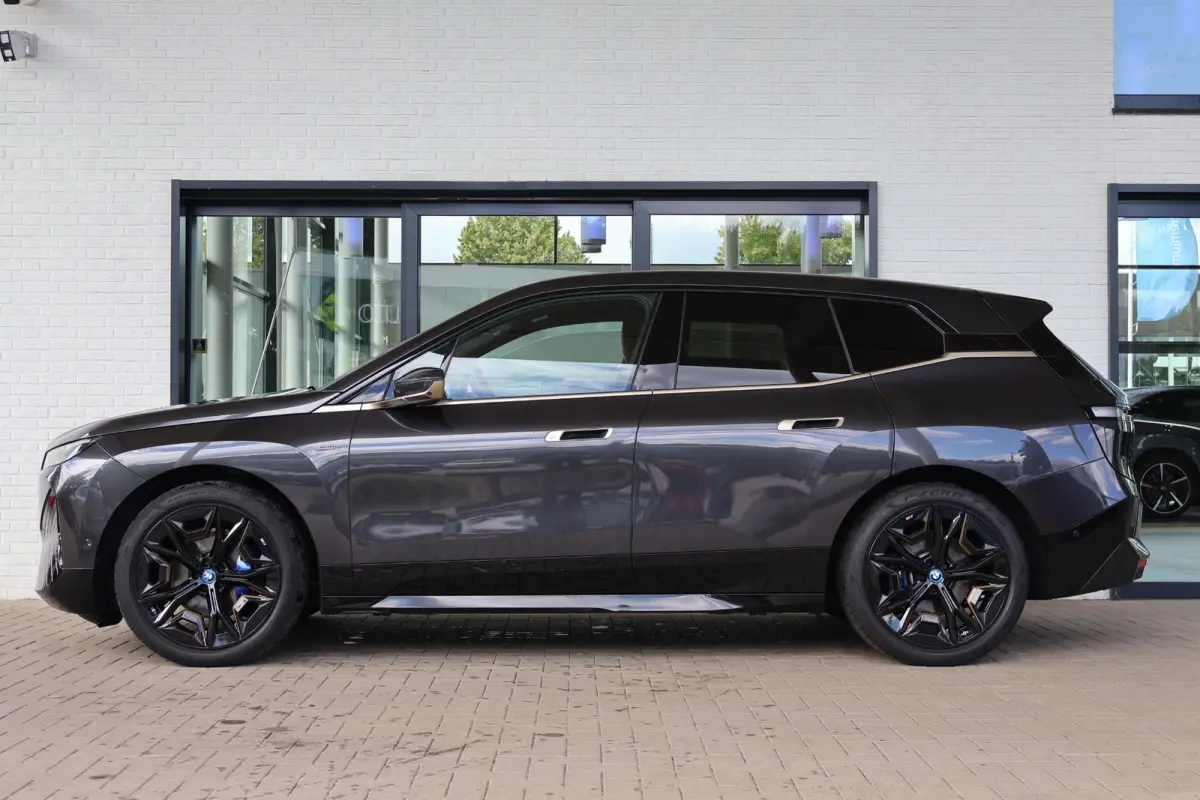 M60 High Executive 112 kWh | M Sport | SOH 99,1% | Driving Assistant Professional  | Trekhaak | Bowers & Wilkins | Sky Lounge