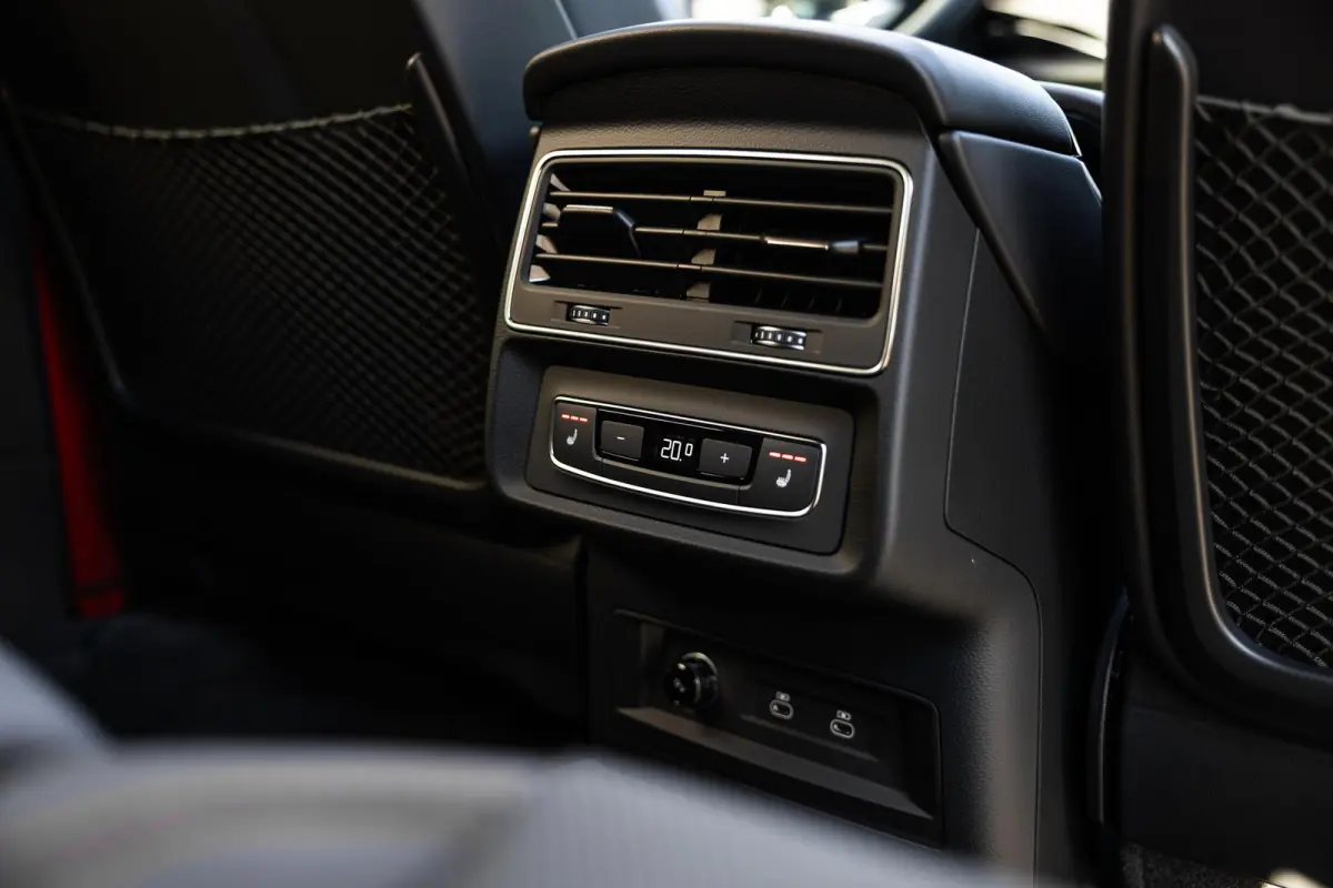 60 TFSIe 489pk PHEV Quattro Pro Line S Competition | Panoramadak | 4WS | B & O Advanced  | Massage + Ventilatie | Laser-LED | Audi Sport Stiksel |