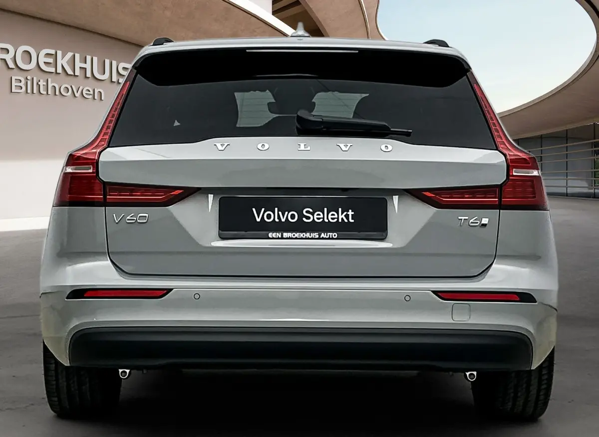 T6 AWD Plug-in Essential | Trekhaak | PDC V+A en camera | Stoel + Stuurverwarming | Extra getint glas | 19 inch LM |
