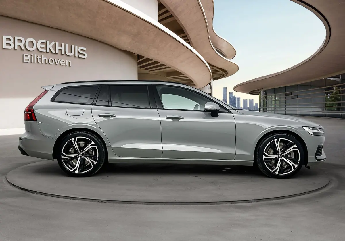 T6 AWD Plug-in Essential | Trekhaak | PDC V+A en camera | Stoel + Stuurverwarming | Extra getint glas | 19 inch LM |
