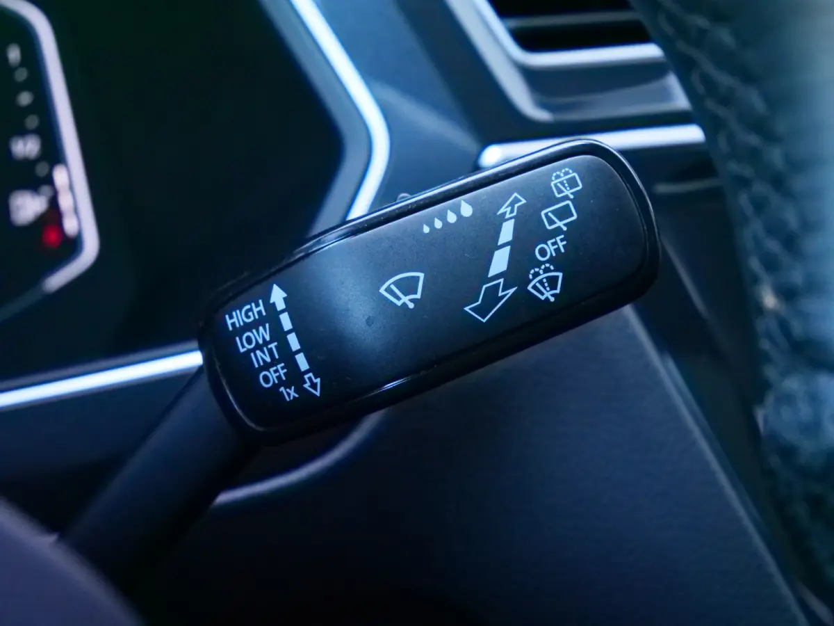 1.4 TSI eHybrid R-Line Business+ 245 Pk Automaat Navi / DAB / Apple Carplay / Camera / Stoelverwarming