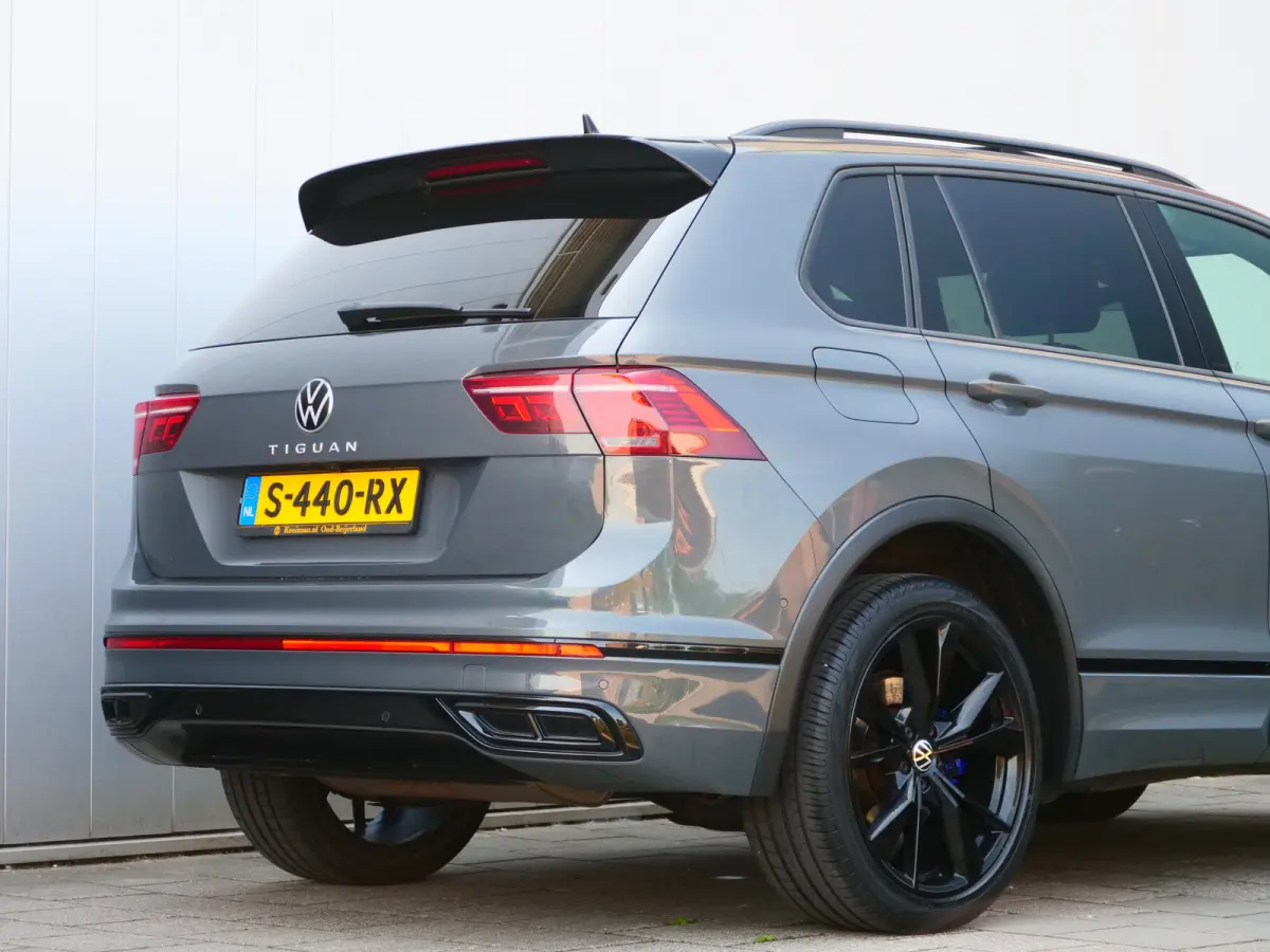 1.4 TSI eHybrid R-Line Business+ 245 Pk Automaat Navi / DAB / Apple Carplay / Camera / Stoelverwarming