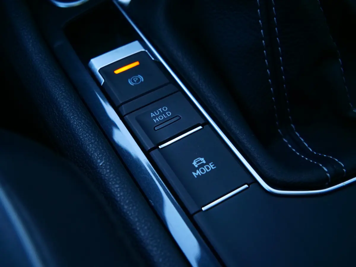 1.4 TSI eHybrid R-Line Business+ 245 Pk Automaat Navi / DAB / Apple Carplay / Camera / Stoelverwarming