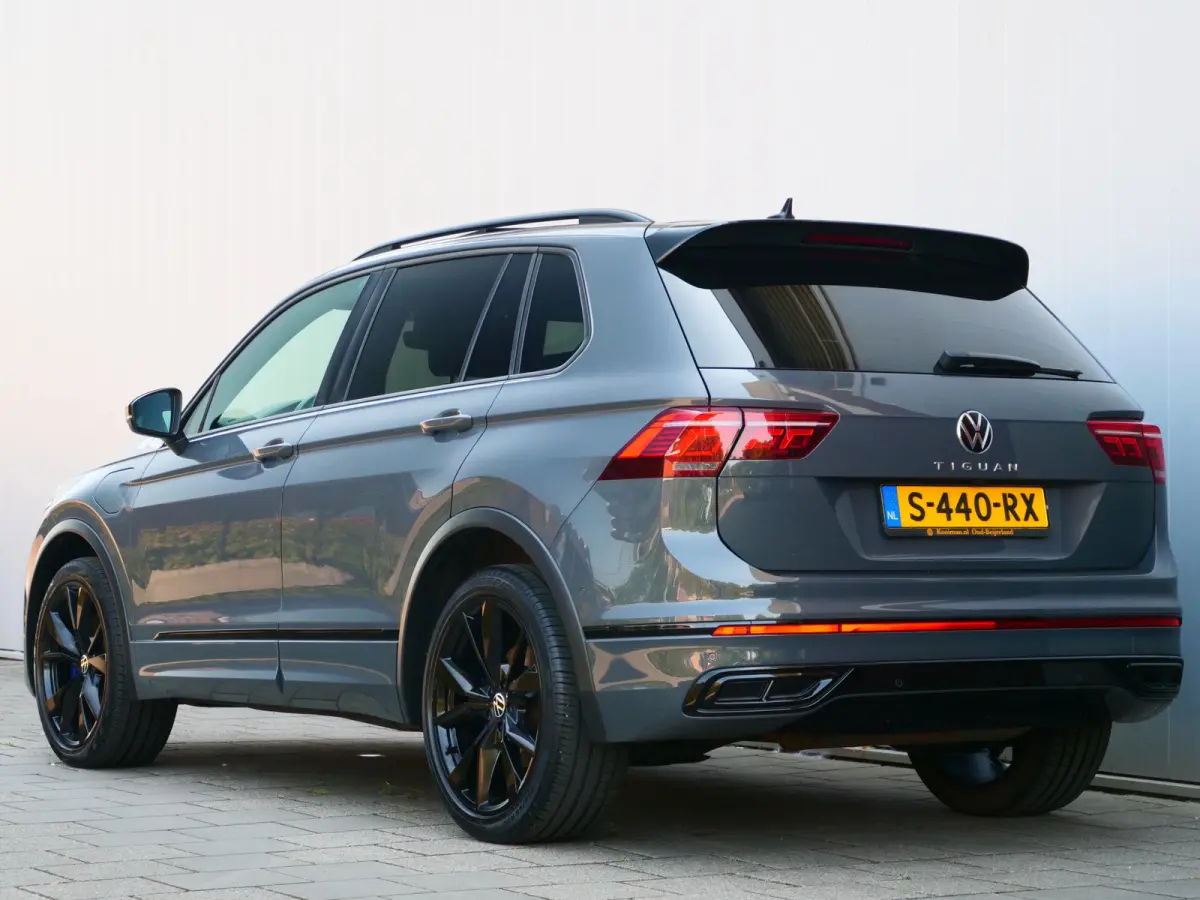 1.4 TSI eHybrid R-Line Business+ 245 Pk Automaat Navi / DAB / Apple Carplay / Camera / Stoelverwarming