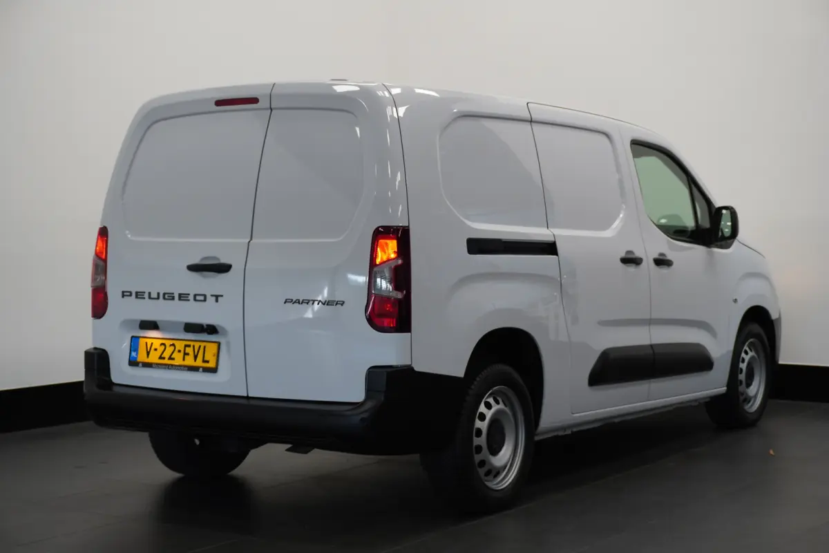 1.5 BlueHDi 102PK L2 EURO 6 - Airco - Cruise - Camera - €16.950,- Excl.