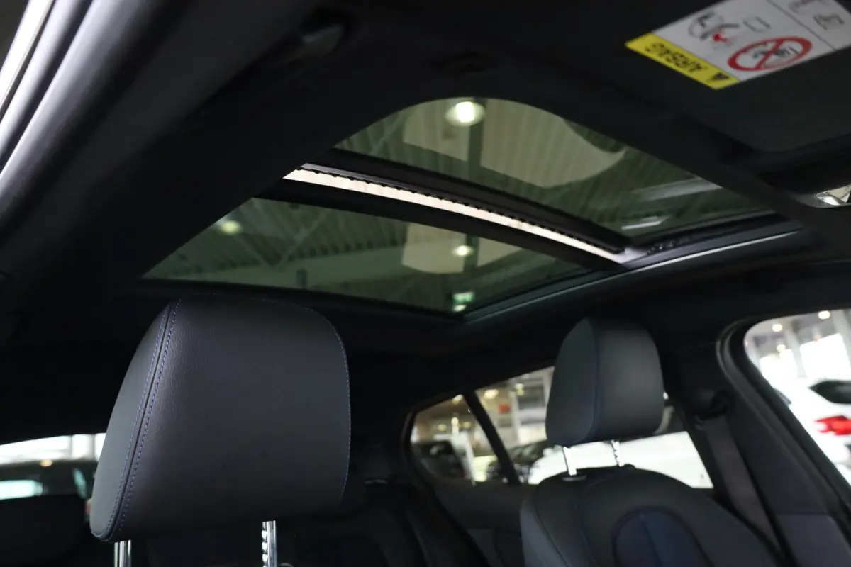 118i M Sport | Panoramadak Elektrisch | Getint Glas