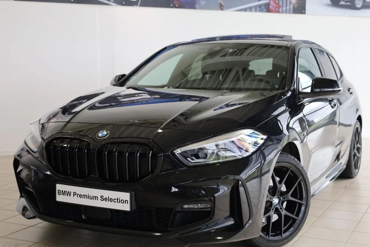118i M Sport | Panoramadak Elektrisch | Getint Glas