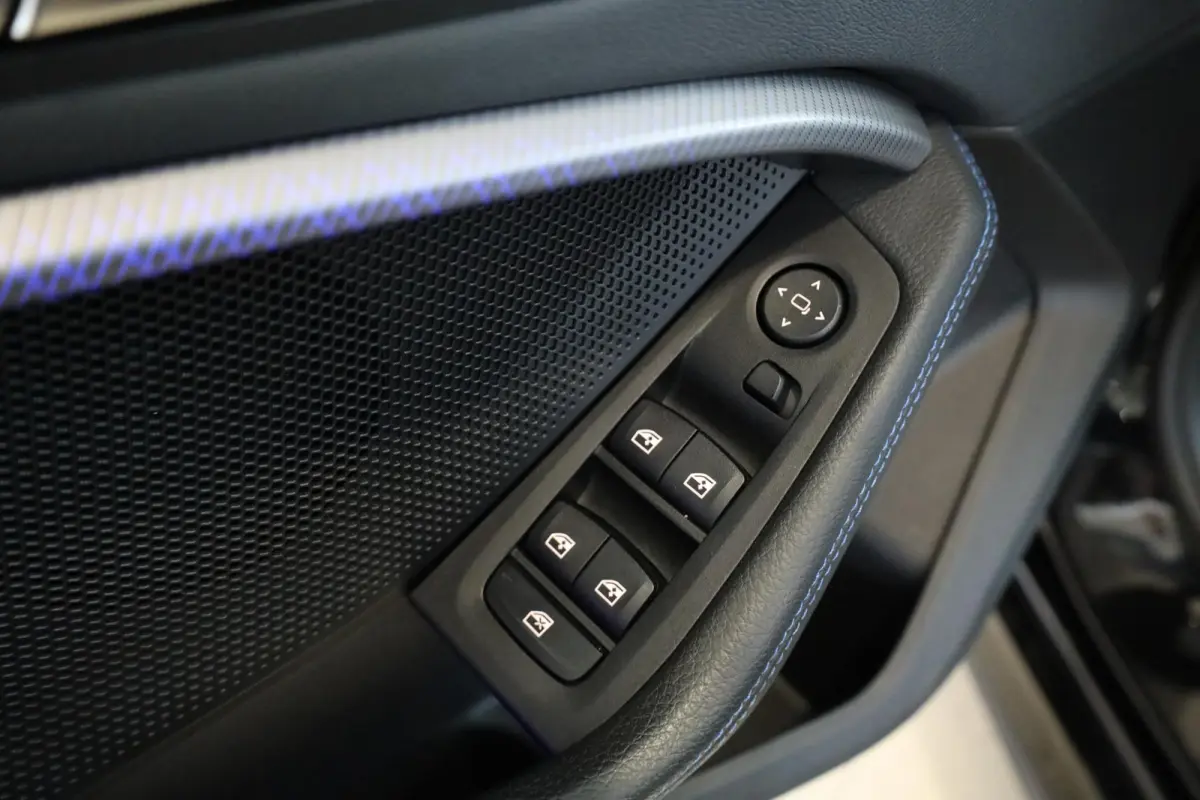 118i M Sport | Panoramadak Elektrisch | Getint Glas