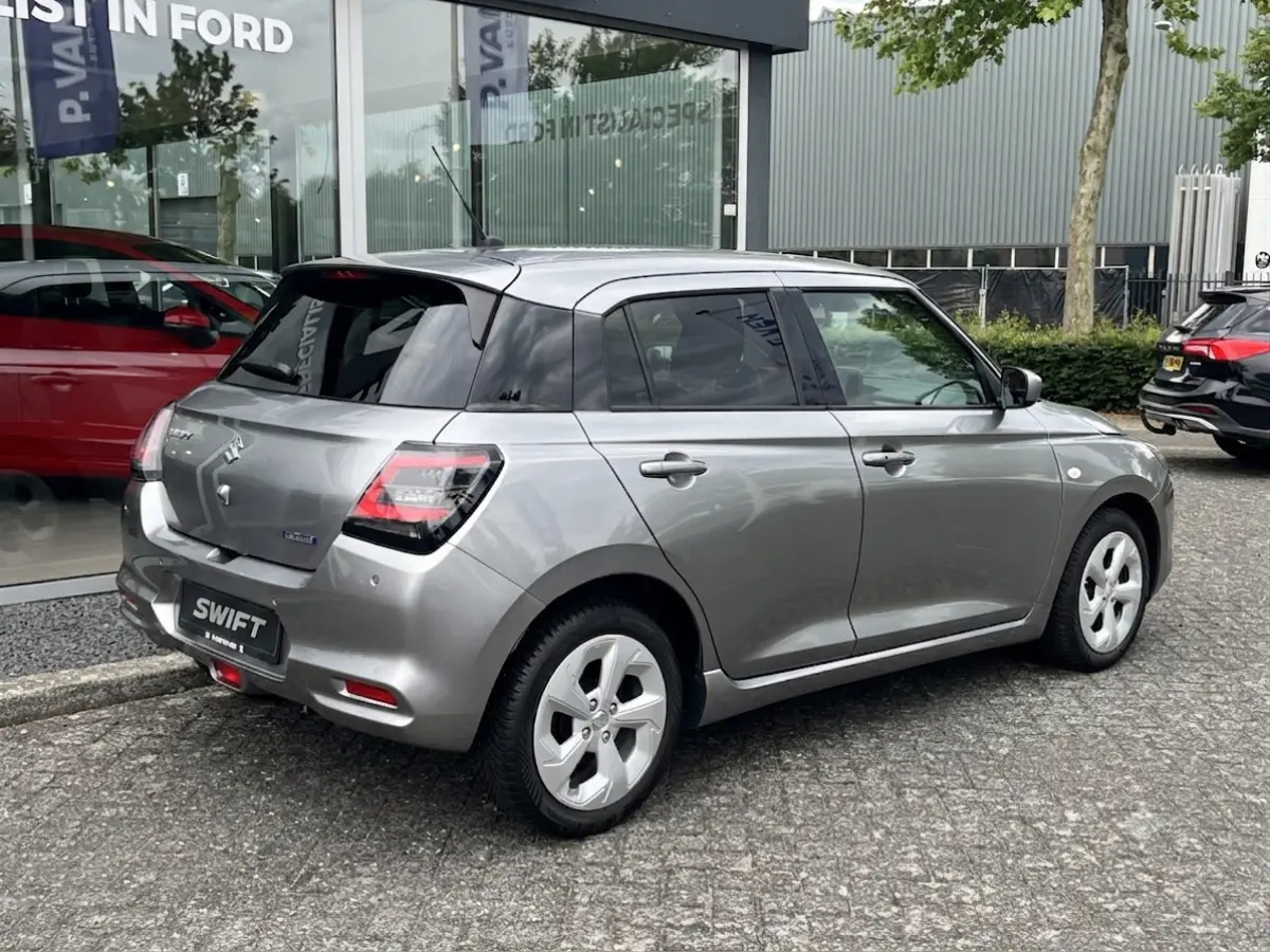 1.2 Smart Hybrid Select CVT Automaat | In meerdere kleuren uit voorraad leverbaar | Adapt. Cruise | Camera | Stoelverwarming | 16'' | Dodehoek | Carplay/Android Auto | Smart Entry |