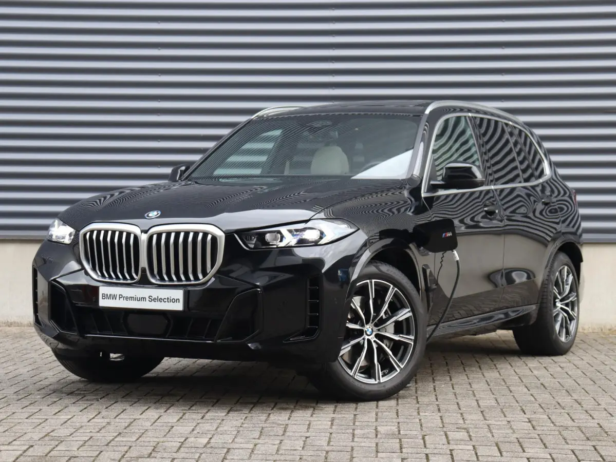 xDrive50e | M Sportpakket | Panodak | Head-Up | Driving Assistant Prof. | Massage | Stoelventilatie | Soft Close | Active Steering | SoH 100% | 20'' LMV