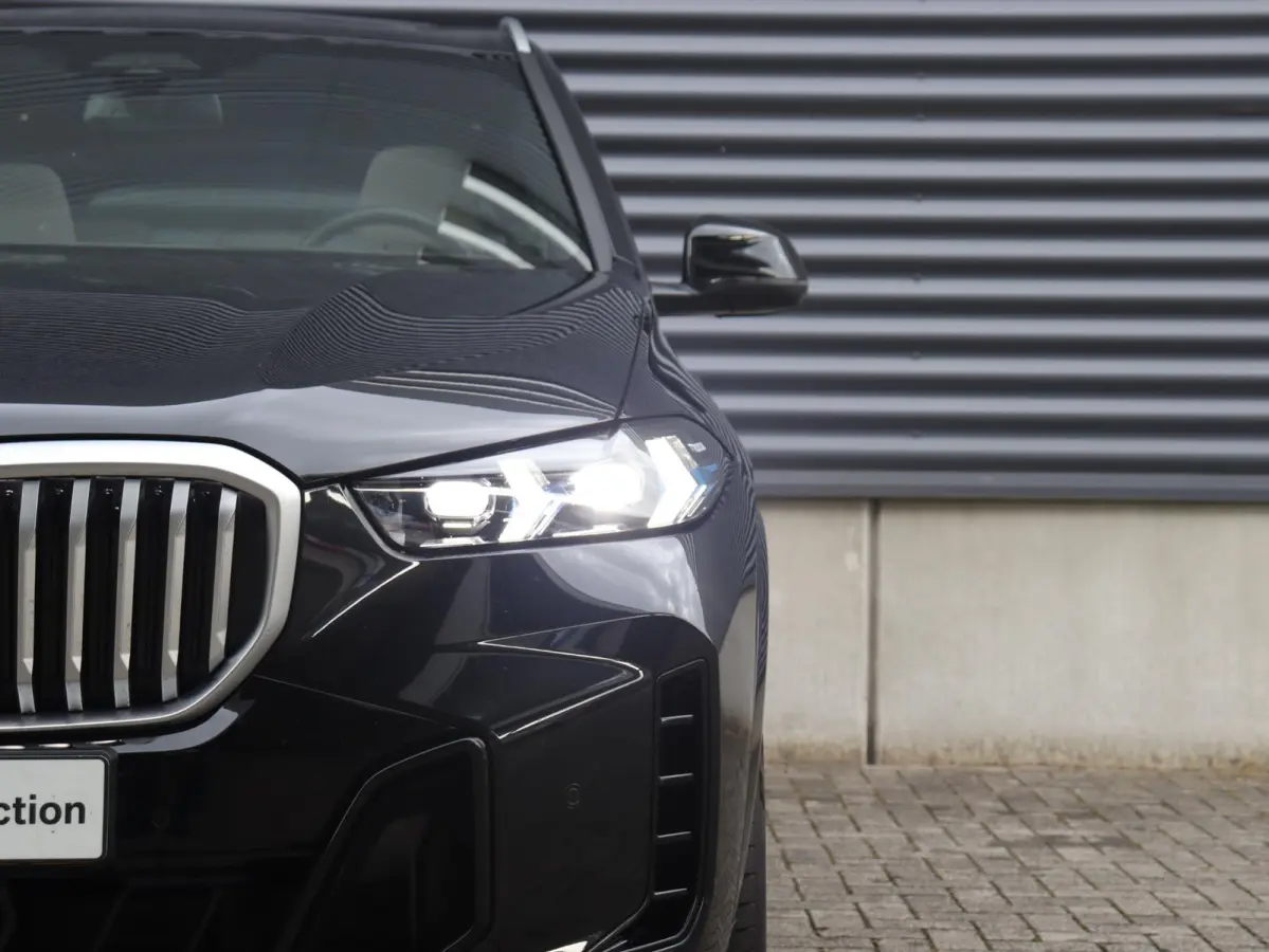xDrive50e | M Sportpakket | Panodak | Head-Up | Driving Assistant Prof. | Massage | Stoelventilatie | Soft Close | Active Steering | SoH 100% | 20'' LMV
