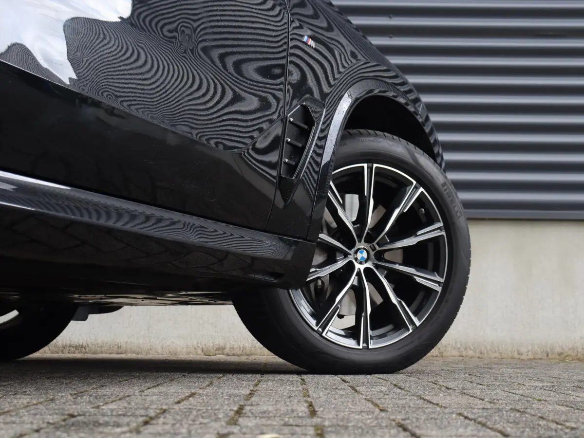 xDrive50e | M Sportpakket | Panodak | Head-Up | Driving Assistant Prof. | Massage | Stoelventilatie | Soft Close | Active Steering | SoH 100% | 20'' LMV