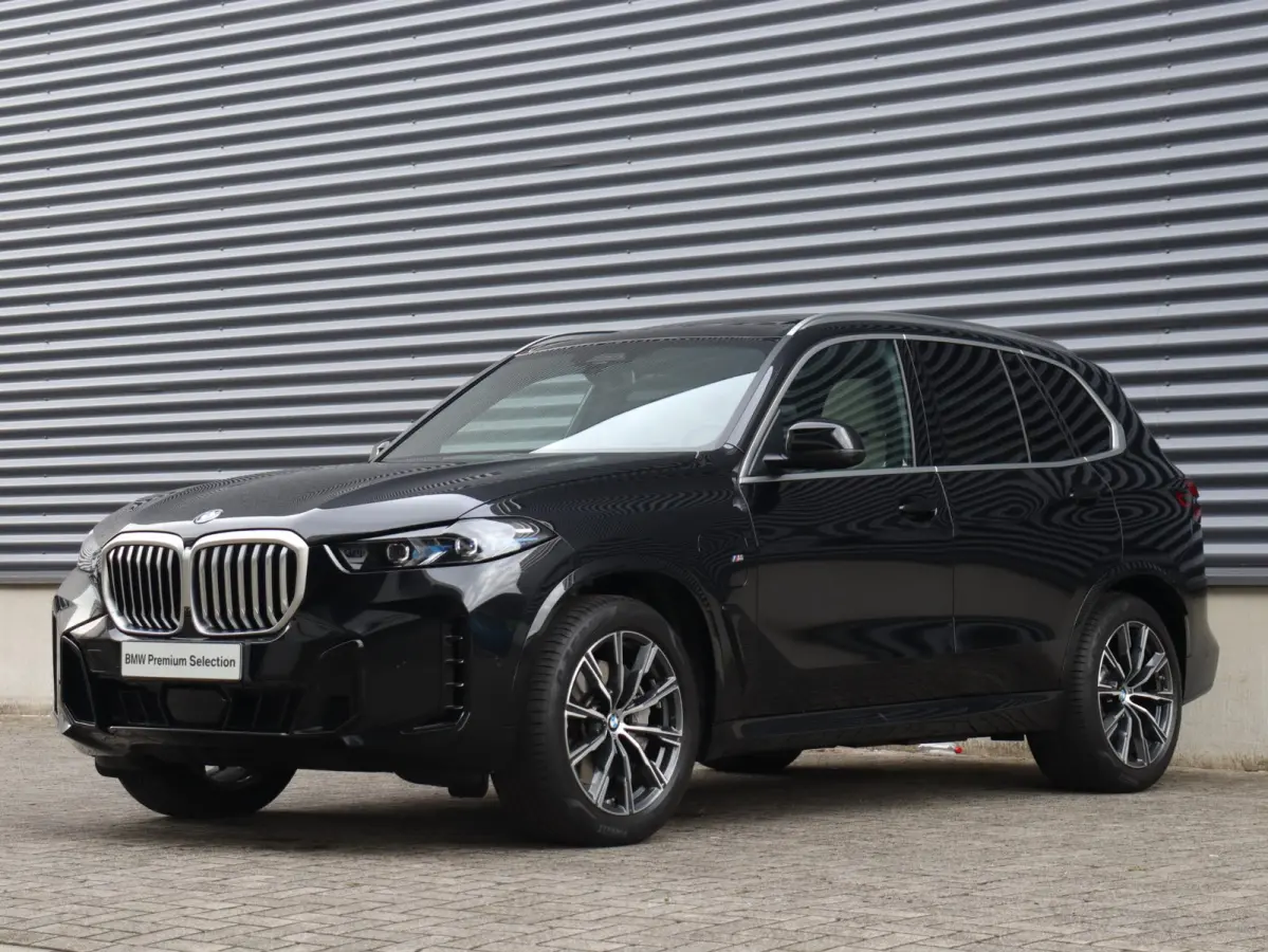 xDrive50e | M Sportpakket | Panodak | Head-Up | Driving Assistant Prof. | Massage | Stoelventilatie | Soft Close | Active Steering | SoH 100% | 20'' LMV