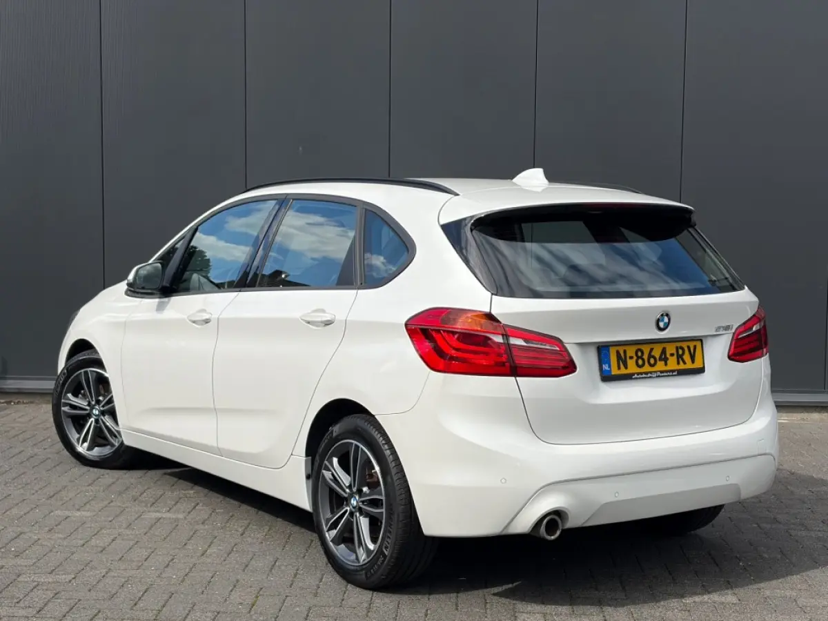 218i Automaat Leder LED Navi Cruise PDC e.Klep