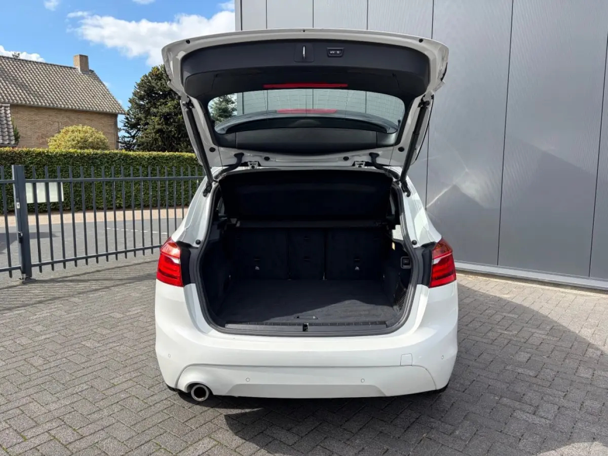 218i Automaat Leder LED Navi Cruise PDC e.Klep