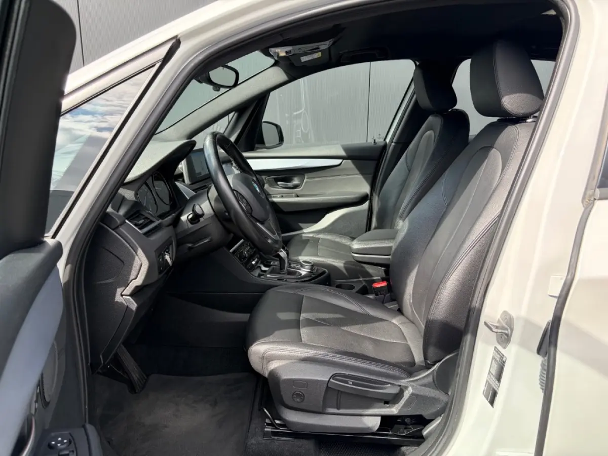 218i Automaat Leder LED Navi Cruise PDC e.Klep