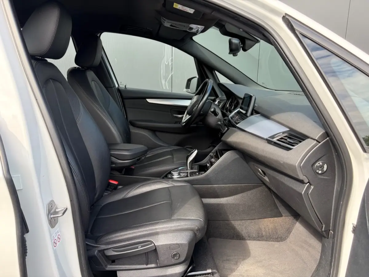 218i Automaat Leder LED Navi Cruise PDC e.Klep
