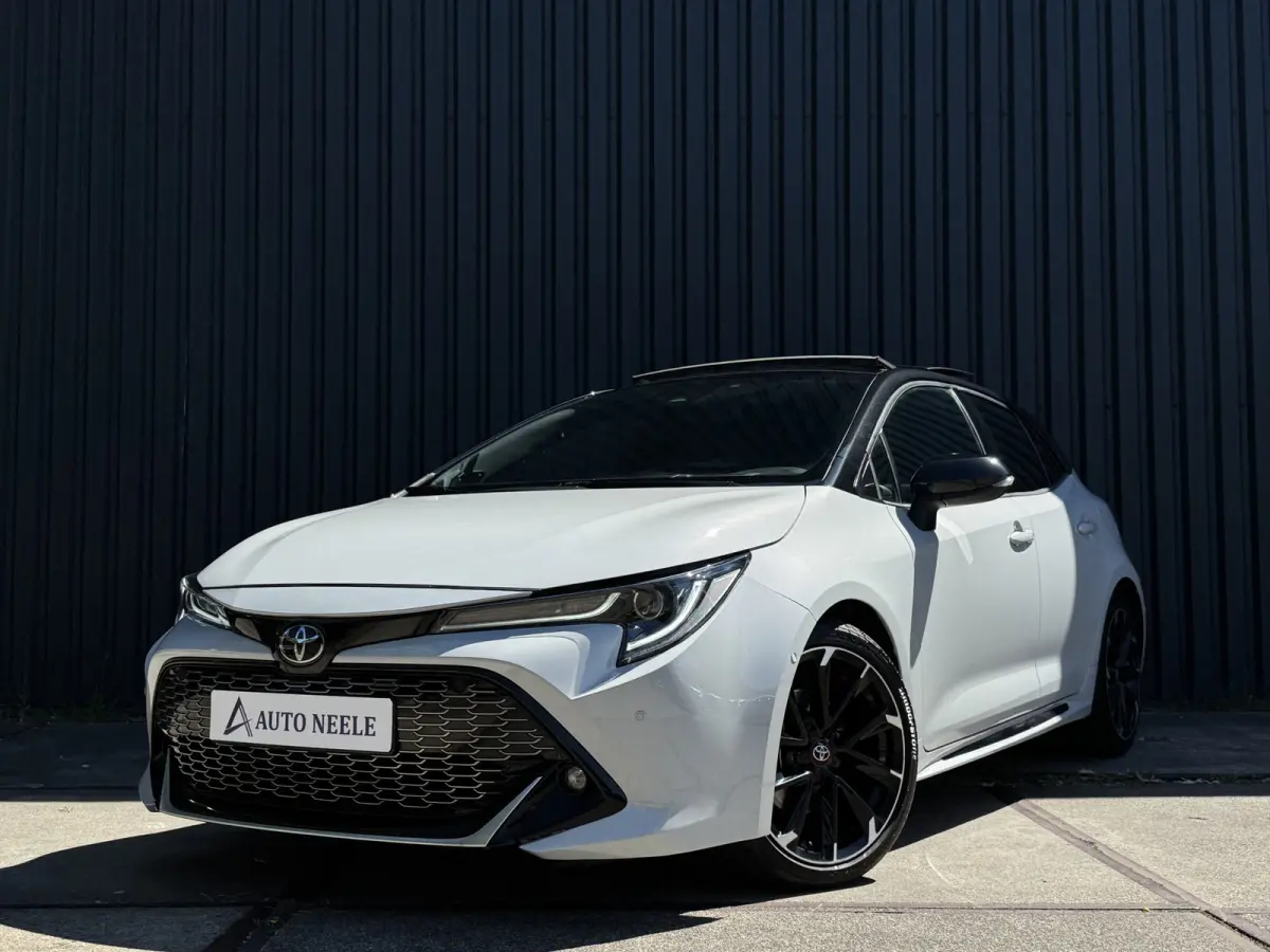 2.0 Hybrid GR-Sport Plus Panoramadak, Kuipstoelen, HUD