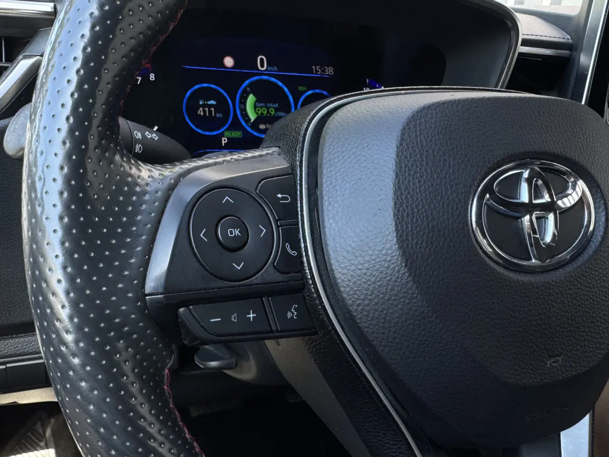 2.0 Hybrid GR-Sport Plus Panoramadak, Kuipstoelen, HUD