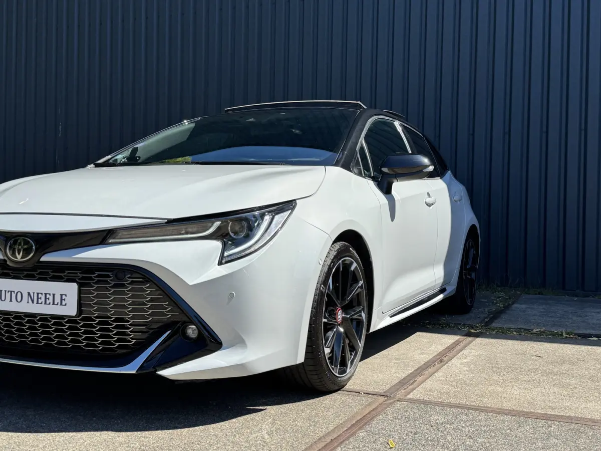 2.0 Hybrid GR-Sport Plus Panoramadak, Kuipstoelen, HUD