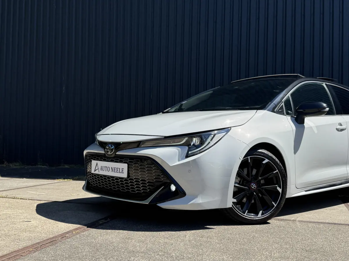 2.0 Hybrid GR-Sport Plus Panoramadak, Kuipstoelen, HUD