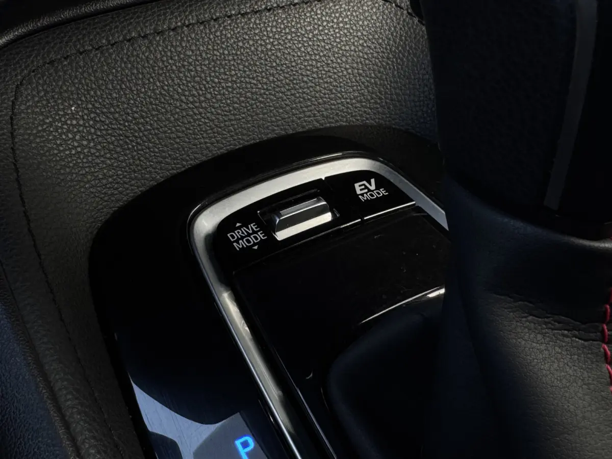 2.0 Hybrid GR-Sport Plus Panoramadak, Kuipstoelen, HUD