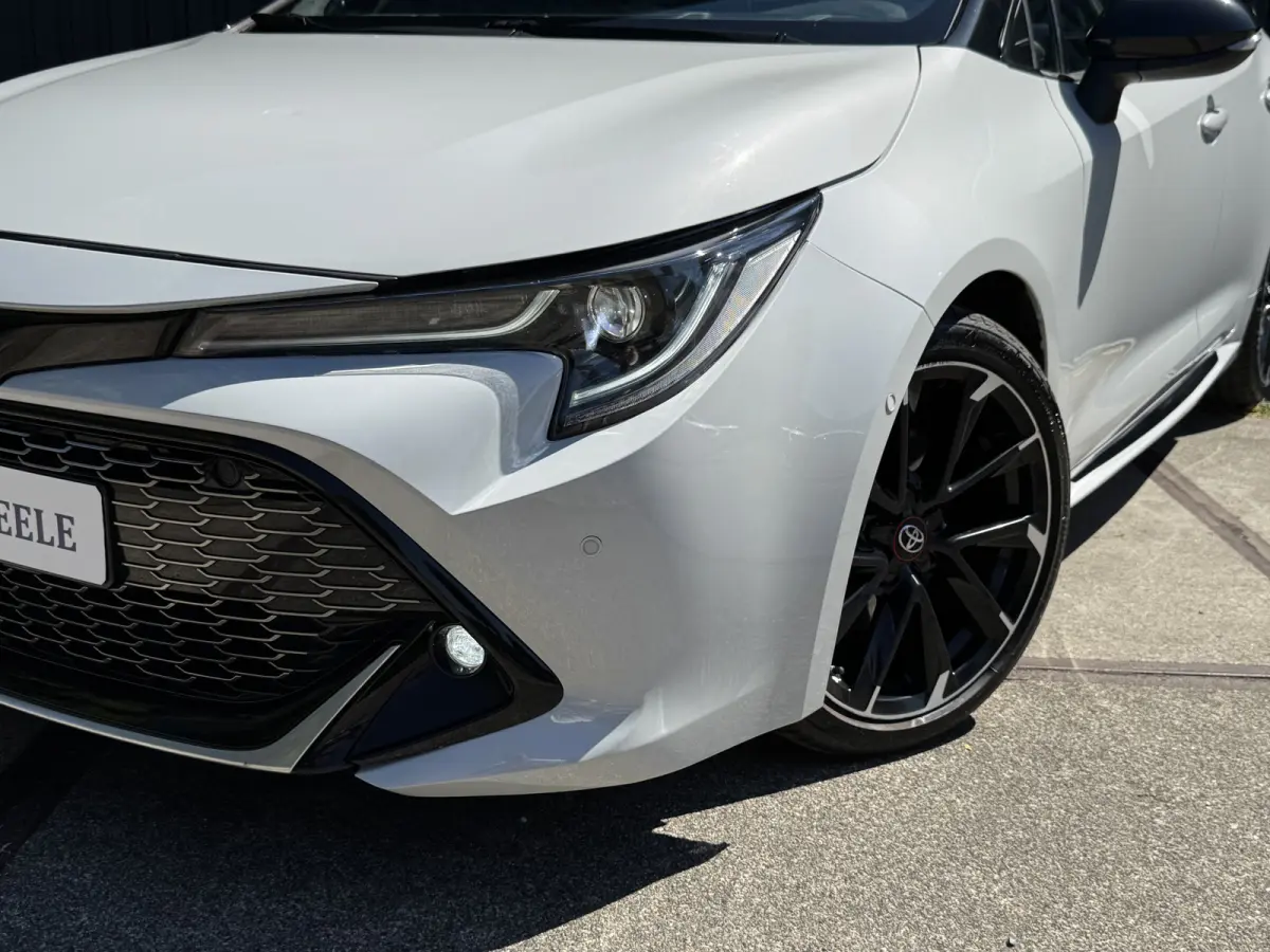 2.0 Hybrid GR-Sport Plus Panoramadak, Kuipstoelen, HUD