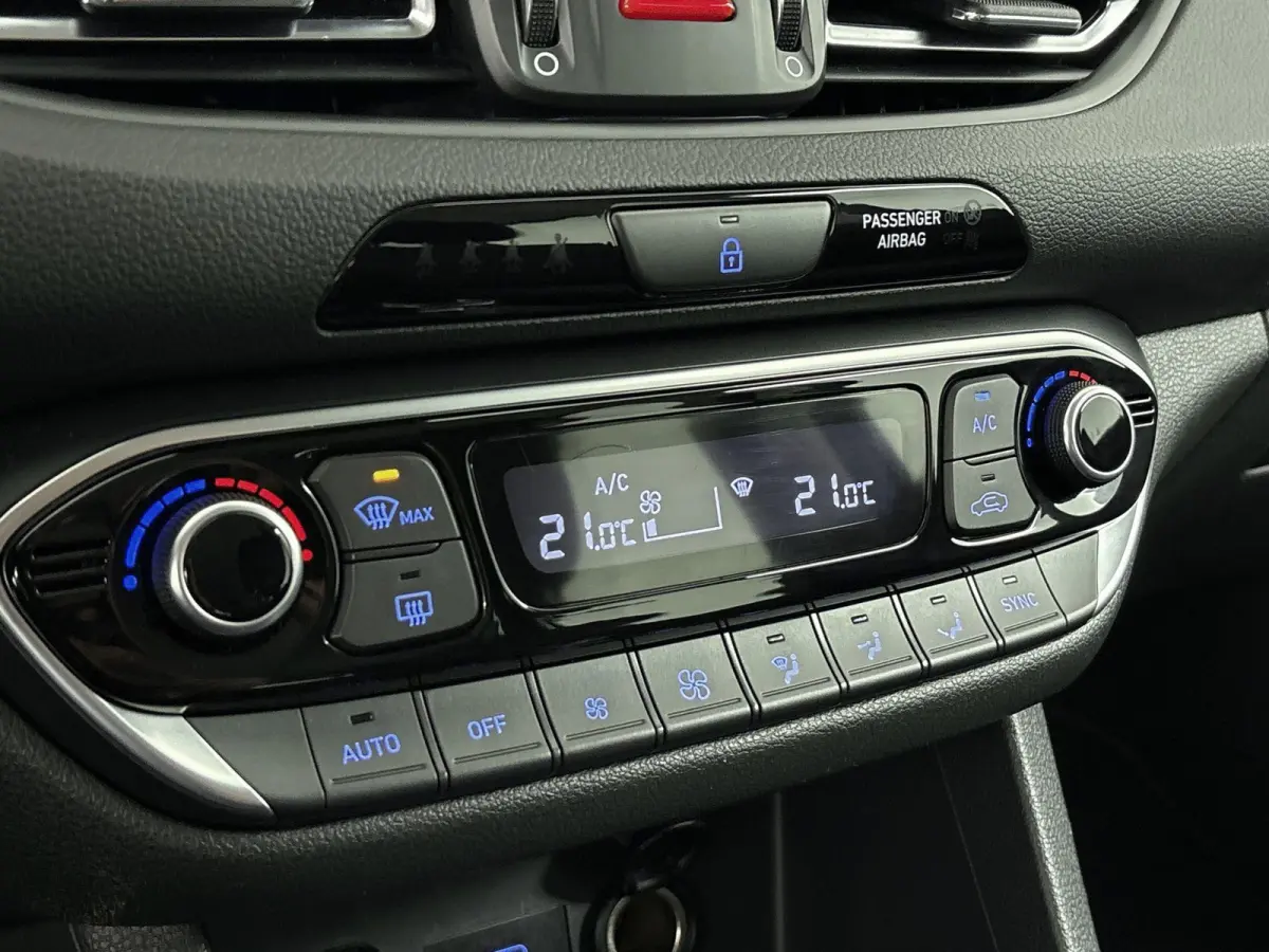 1.0 T-GDi MHEV Comfort Apple Carplay | Android Auto | Lane Assist | Cruise Control | Achteruitrijcamera | Parkeersensoren Achter | Navigatie