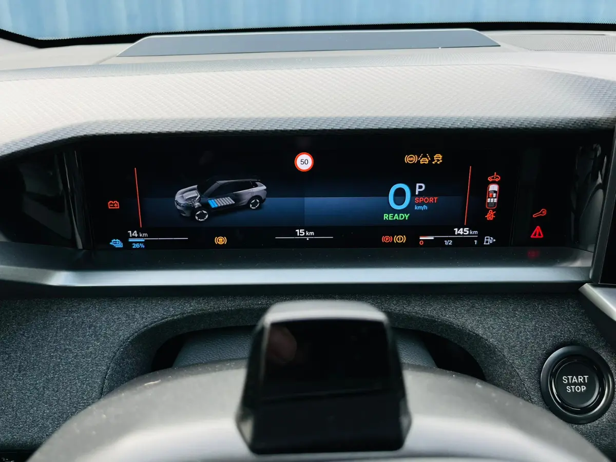 GS Afneembare trekhaak | Achteruitrijcamera | Adeptieve cruise control | Lendensteun | Standkachel | Keyless | Stoelverwarming | Apple carplay & Android auto