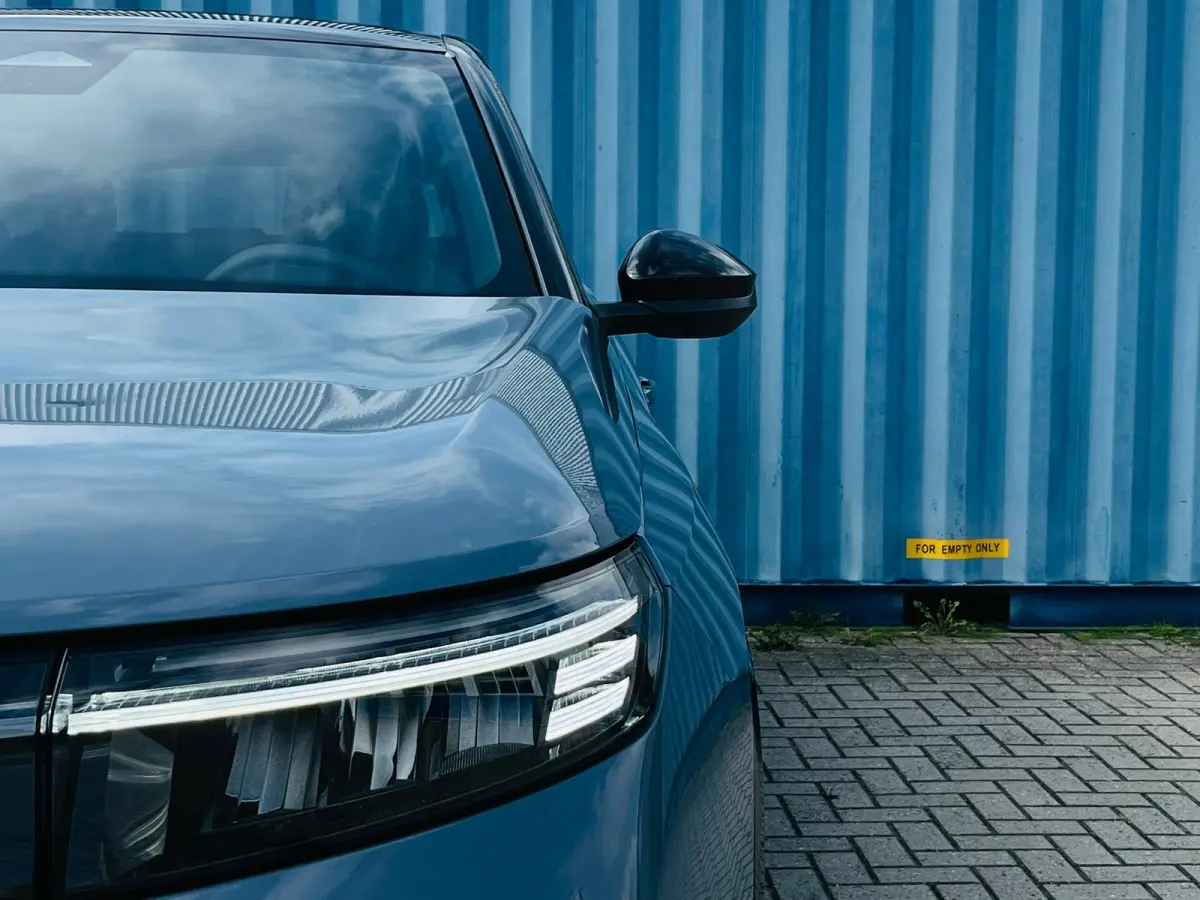 GS Afneembare trekhaak | Achteruitrijcamera | Adeptieve cruise control | Lendensteun | Standkachel | Keyless | Stoelverwarming | Apple carplay & Android auto