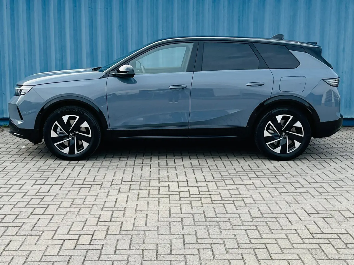 GS Afneembare trekhaak | Achteruitrijcamera | Adeptieve cruise control | Lendensteun | Standkachel | Keyless | Stoelverwarming | Apple carplay & Android auto