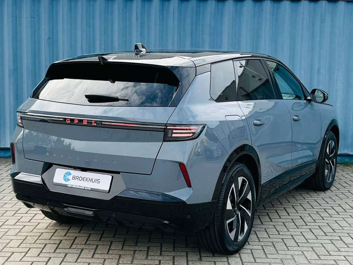 GS Afneembare trekhaak | Achteruitrijcamera | Adeptieve cruise control | Lendensteun | Standkachel | Keyless | Stoelverwarming | Apple carplay & Android auto
