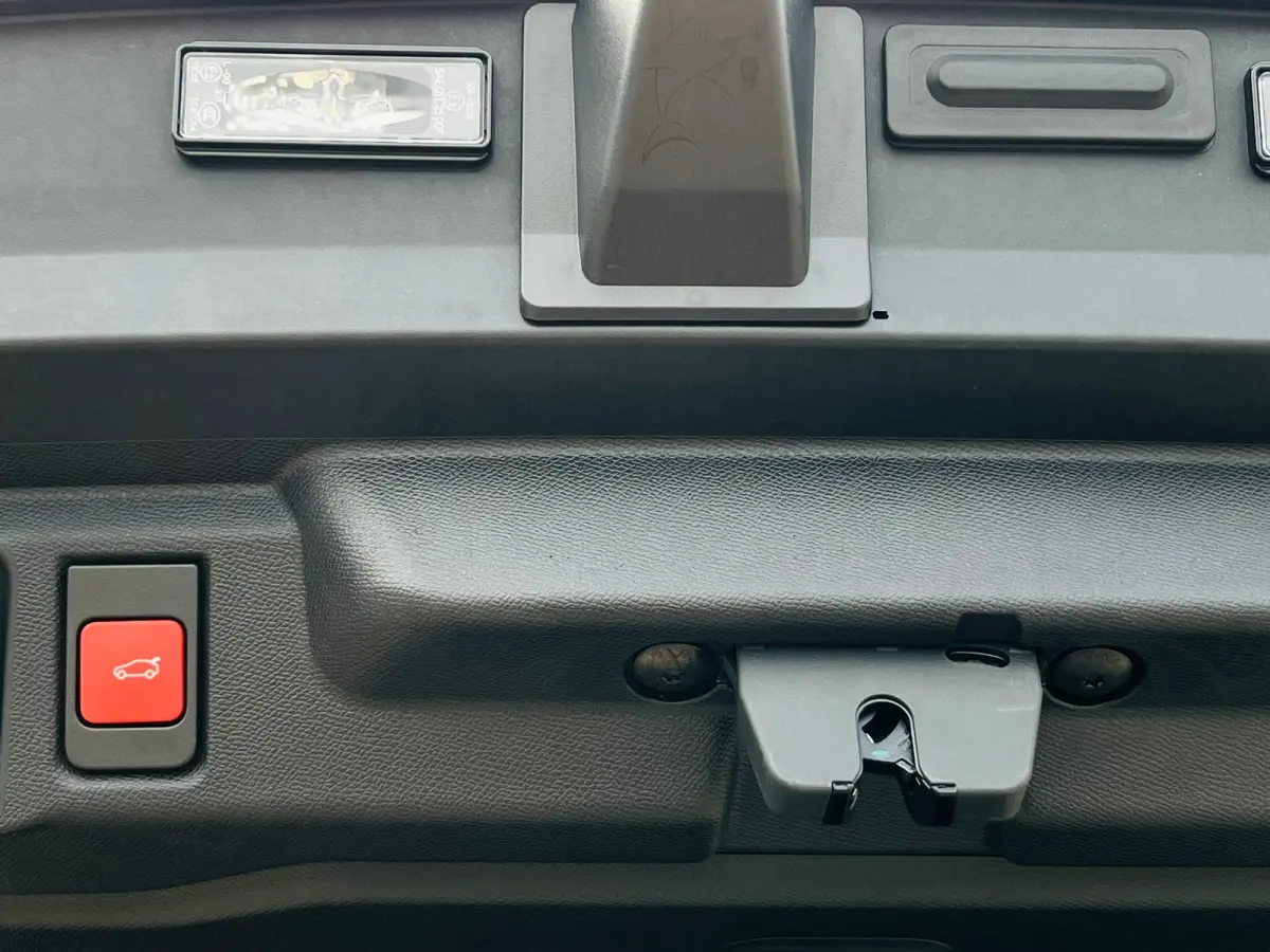 GS Afneembare trekhaak | Achteruitrijcamera | Adeptieve cruise control | Lendensteun | Standkachel | Keyless | Stoelverwarming | Apple carplay & Android auto