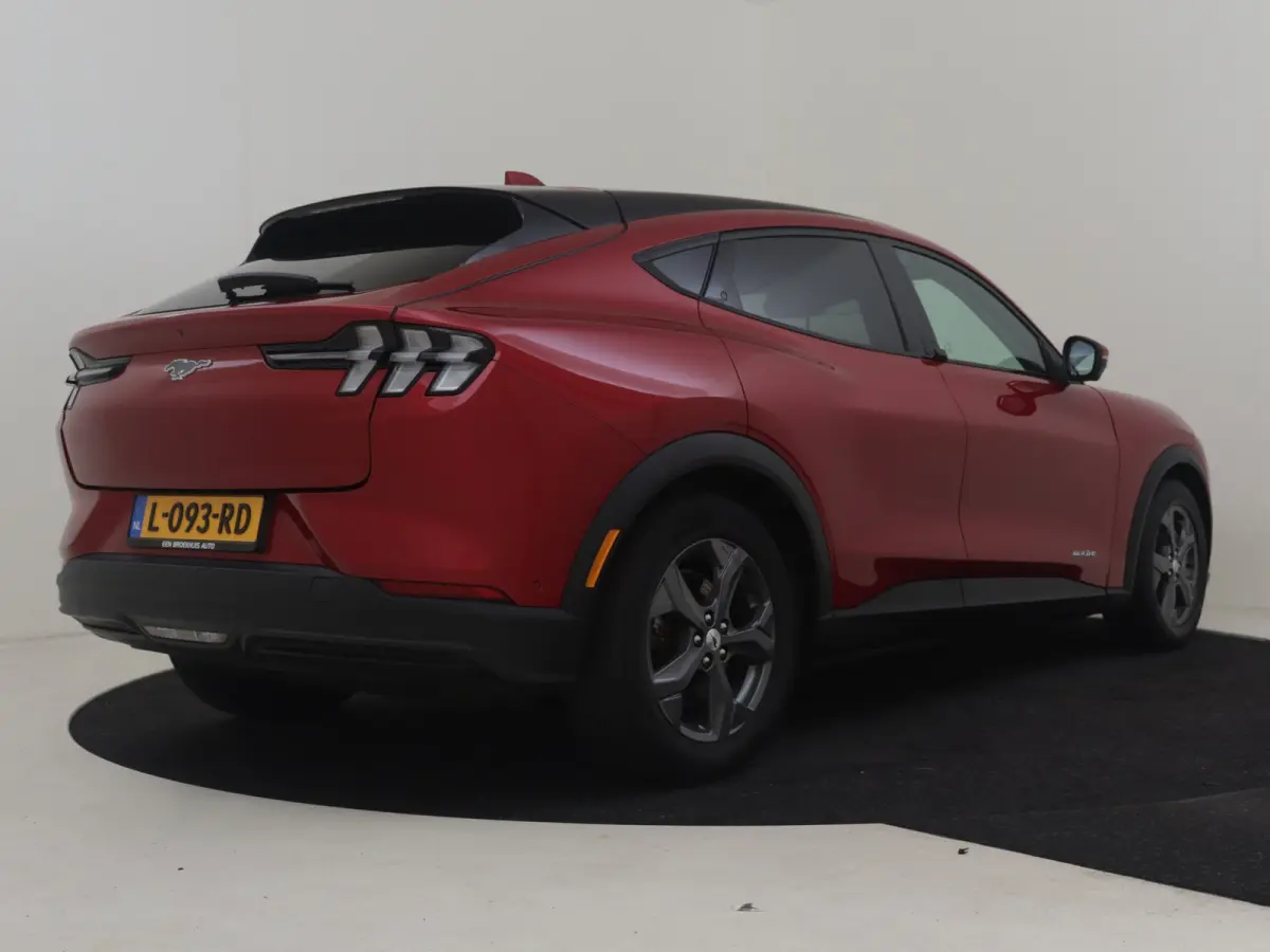 RWD 75 kWh l 1e Eigenaar l Leder l B&O Sound l SOH 95% l Keyless Entry l Verwarmd Voorruit l Camera l Elektr. Klep l