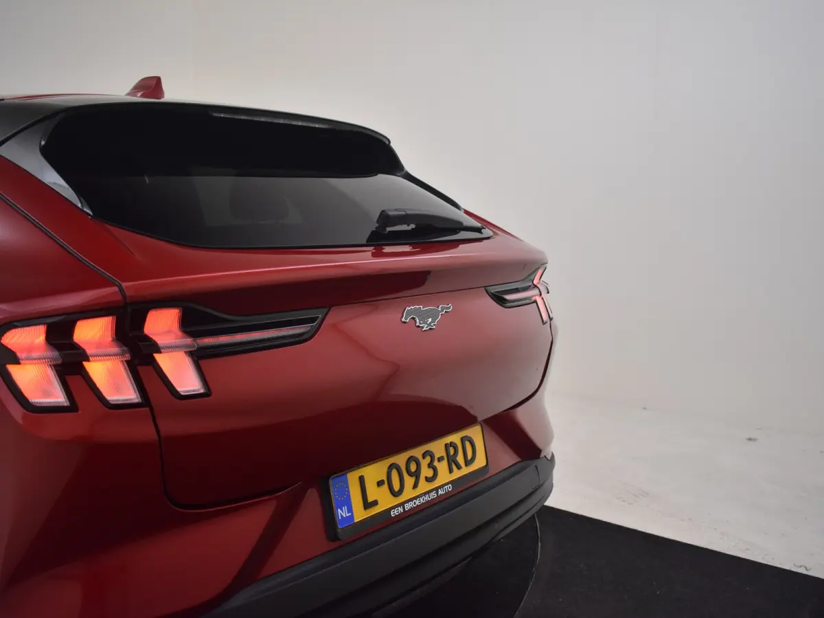 RWD 75 kWh l 1e Eigenaar l Leder l B&O Sound l SOH 95% l Keyless Entry l Verwarmd Voorruit l Camera l Elektr. Klep l