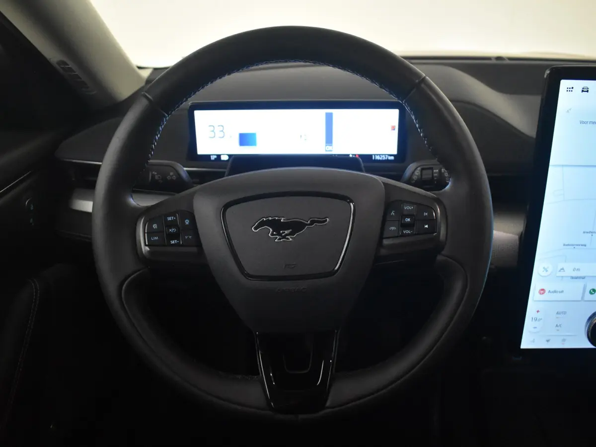 RWD 75 kWh l 1e Eigenaar l Leder l B&O Sound l SOH 95% l Keyless Entry l Verwarmd Voorruit l Camera l Elektr. Klep l