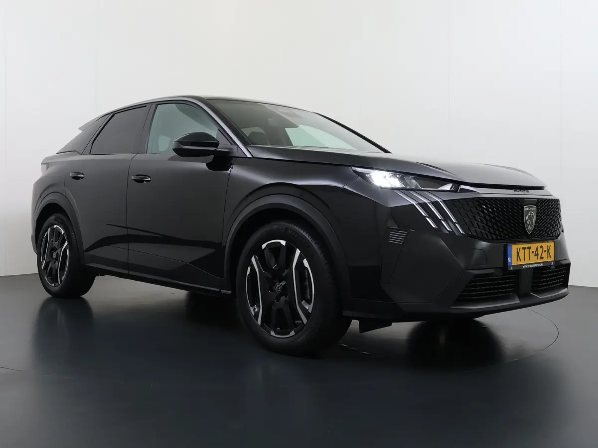 Allure 73 kWh VAN:36.900,- VOOR:34.440,- UW HERFSTVOORDEEL:2.460,- SOH 94%| WARMTEPOMP |  DIRECT LEVERBAAR RIJKAAR GEMAAKT BIJ DE PEUGEOT DEALER | 360° CAMERA| | KEYLESS ENTRY | 18.685KM! |