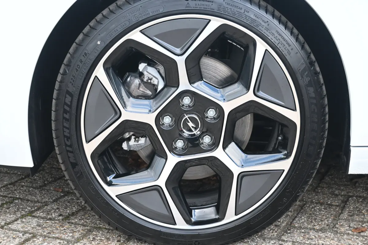 1.2 Turbo Hybrid GS Tot 8 Jaar Garantie! | Alcantara | Elektr. Stoelen | Intelli-Lux LED | Navigatie | Achteruitrijcamera | Adaptive Cruise | !!