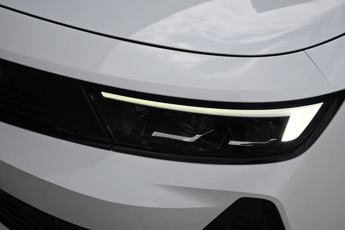 1.2 Turbo Hybrid GS Tot 8 Jaar Garantie! | Alcantara | Elektr. Stoelen | Intelli-Lux LED | Navigatie | Achteruitrijcamera | Adaptive Cruise | !!