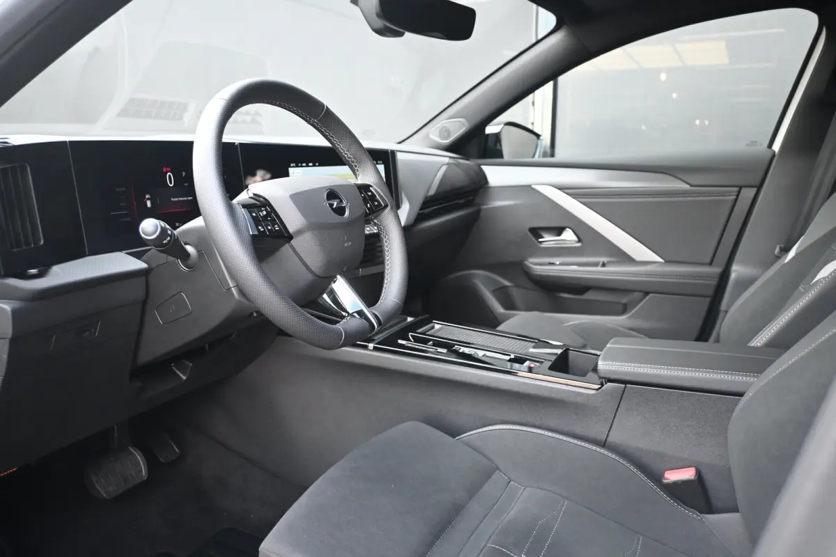 1.2 Turbo Hybrid GS Tot 8 Jaar Garantie! | Alcantara | Elektr. Stoelen | Intelli-Lux LED | Navigatie | Achteruitrijcamera | Adaptive Cruise | !!