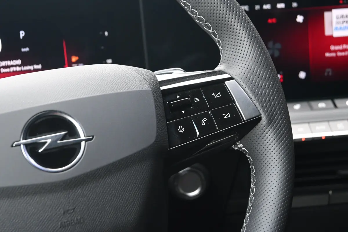 1.2 Turbo Hybrid GS Tot 8 Jaar Garantie! | Alcantara | Elektr. Stoelen | Intelli-Lux LED | Navigatie | Achteruitrijcamera | Adaptive Cruise | !!