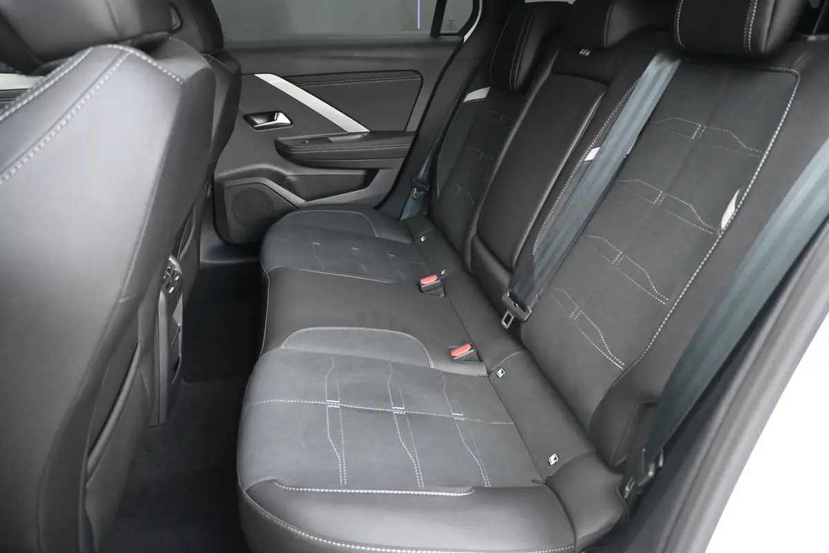 1.2 Turbo Hybrid GS Tot 8 Jaar Garantie! | Alcantara | Elektr. Stoelen | Intelli-Lux LED | Navigatie | Achteruitrijcamera | Adaptive Cruise | !!