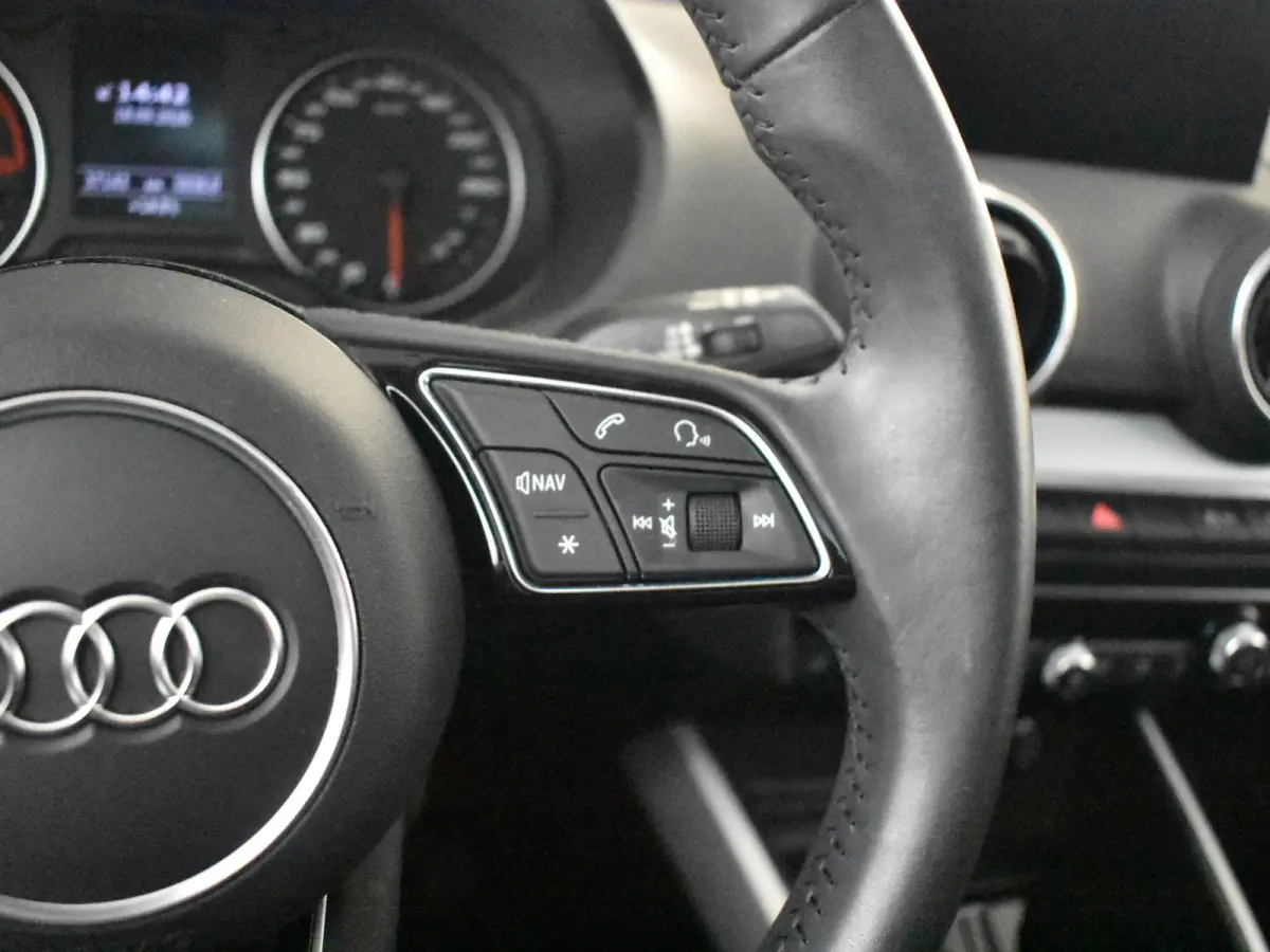 30 TFSI S Edition l Panorama Dak | Keyless entry/start | Stoelverwarming | Dodehoek detectie | Elektr achterklep |DAB | LED | Navi | 18"LMV